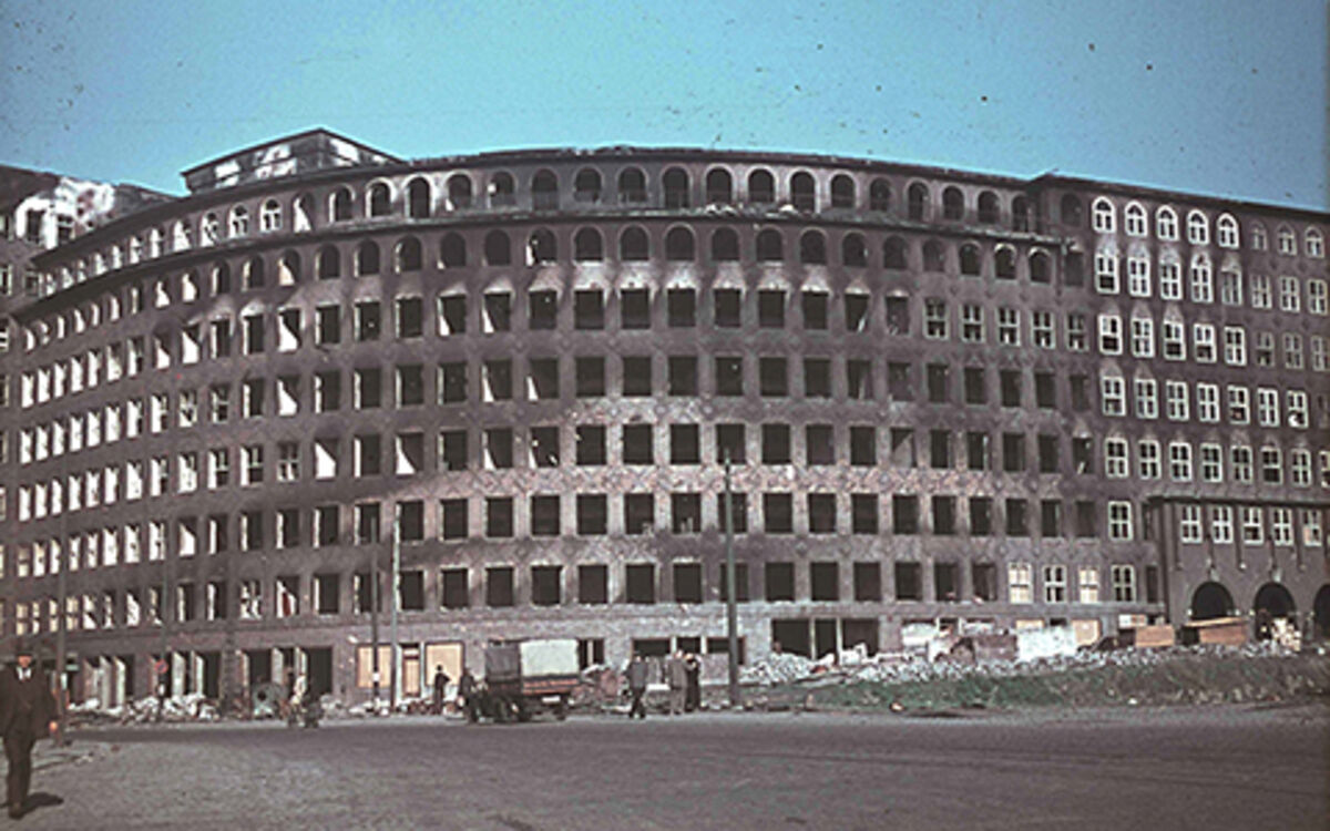 Historisches Foto des Sprinkenhofs in Hamburg 1949