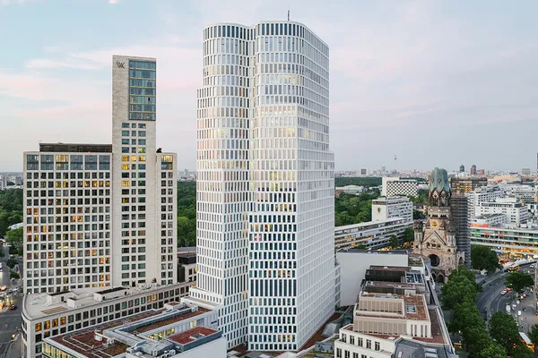 Mixed-Use-Gebäude "Upper West" in Berlin Skyline von Berlin mit dem Mixed-Use-Gebäude "Upper West"