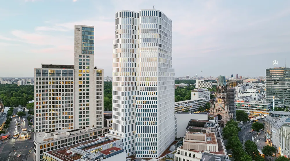 Skyline von Berlin mit dem Mixed-Use-Gebäude "Upper West" Skyline von Berlin mit dem Mixed-Use-Gebäude "Upper West"