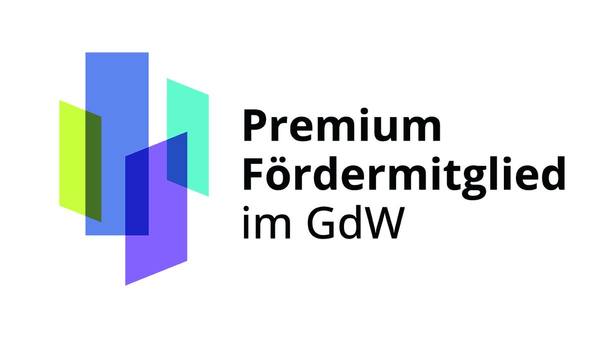 Logo "Premium Fördermitglied im GdW" of the Bundesverband deutscher Wohnungs- und Immobilienunternehmen GdW in blue and green